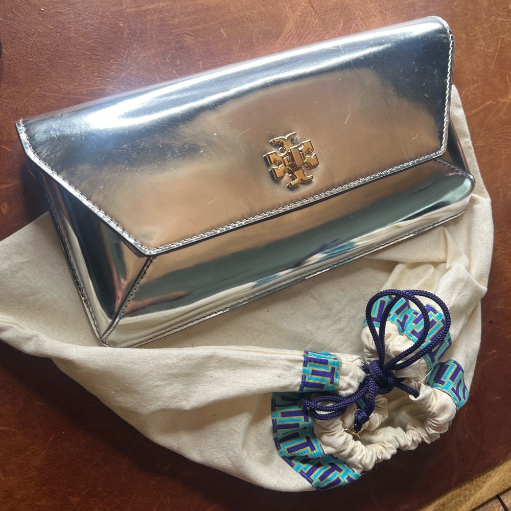 TORY BURCH Silver Patent Leather Clutch